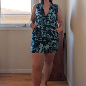 Floral blue V-neck mini dress
